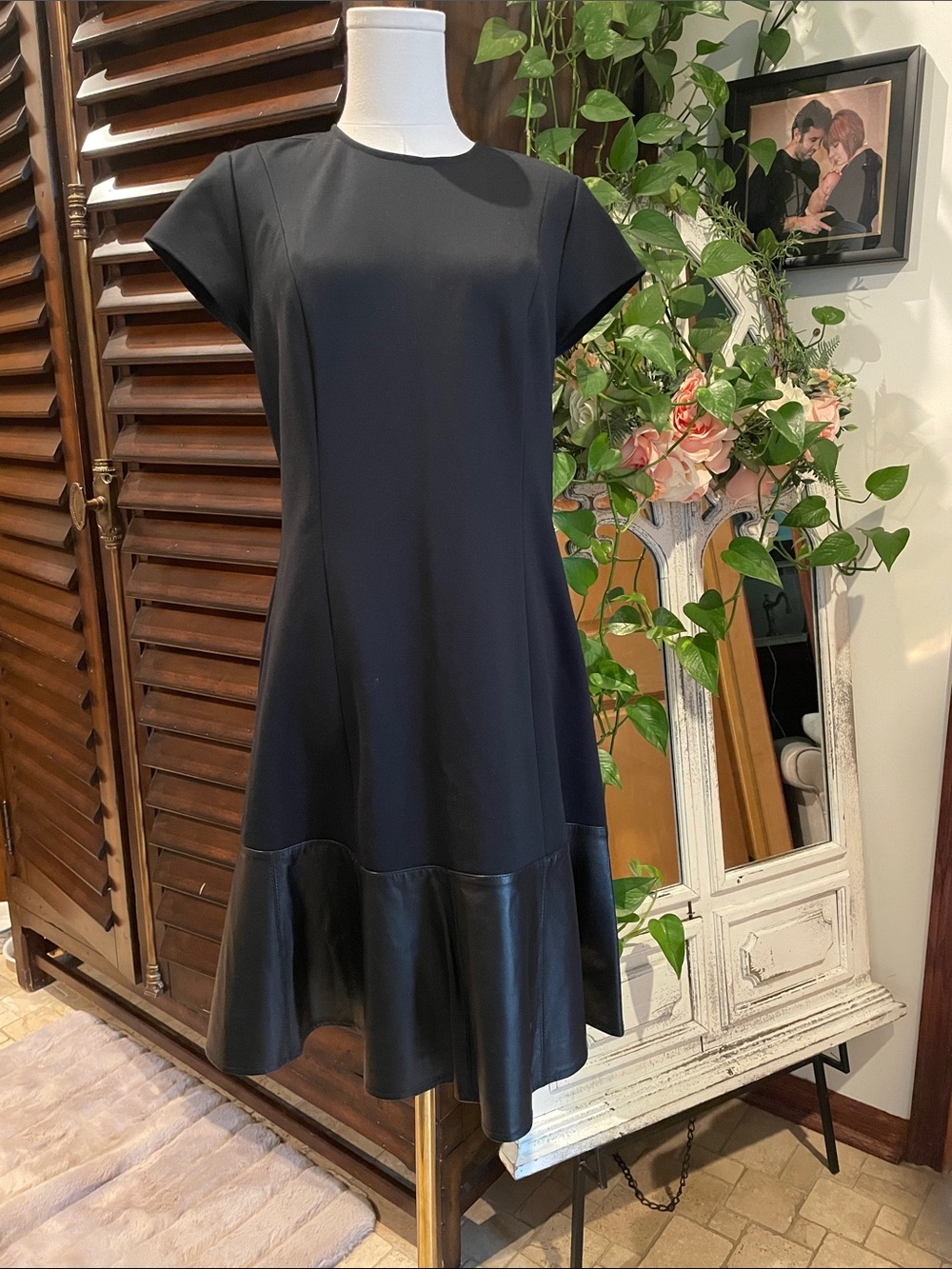 H by Halston Classic Cap Sleeve Black Leather Trim Dress Size 8 Fit Flare